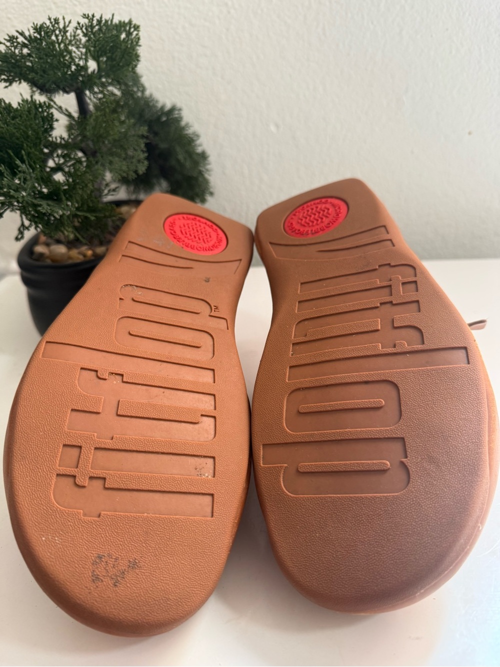 Fitflop Cognac Leather Slip-On Mule with Buckle  women size 8.5 - Picture 8 of 9